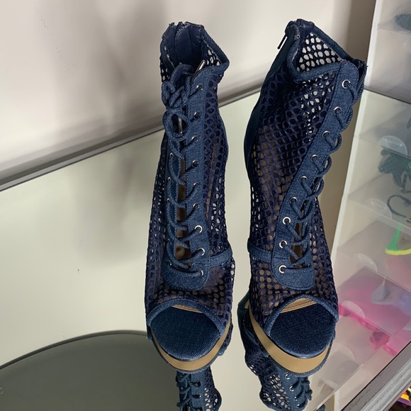 Shoedazzle Jean netted heels. Brand new. Never worn. Size 8 - Picture 2 of 8